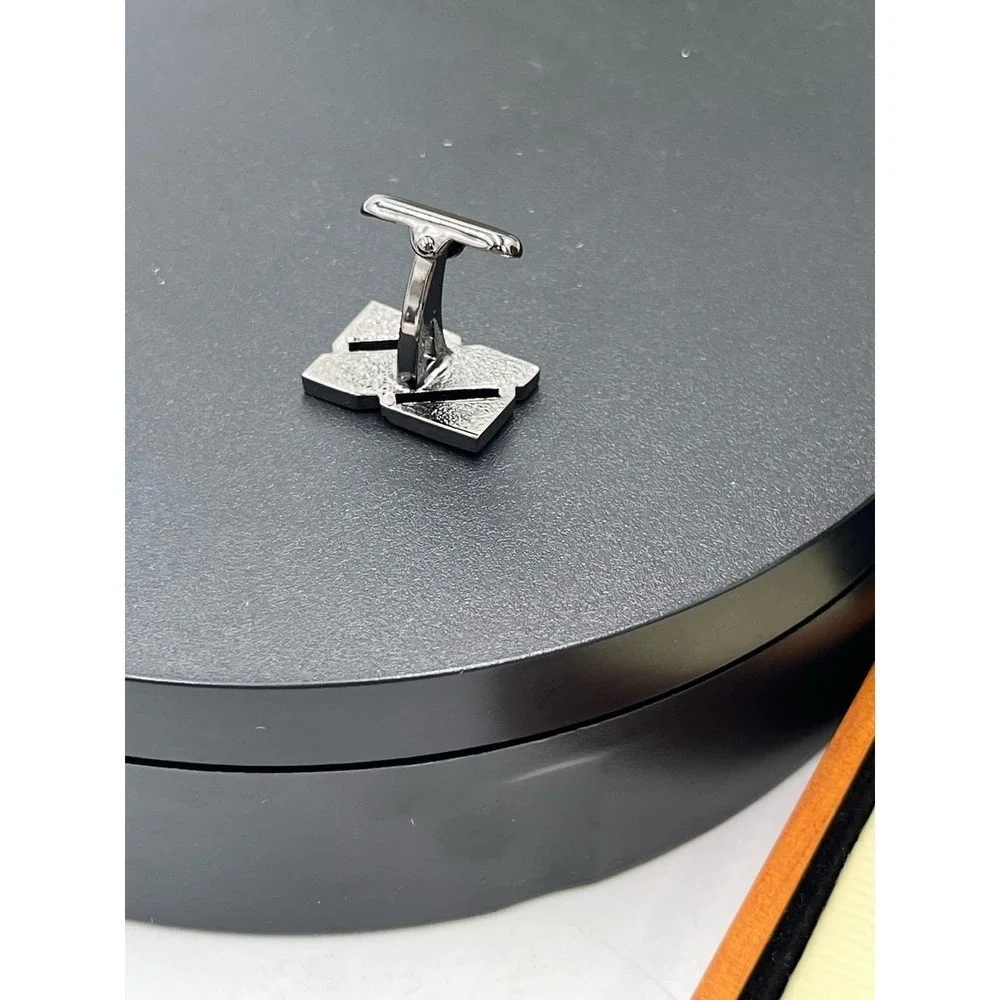 Roundtree & Yorke‎ Gunmetal Diagonal Cufflinks in Wooden Box New